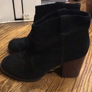 Splendid black suede booties